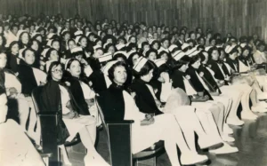 Graduación de EnfermerĆa, 1979. La imagen pertenece a la colección de fotos del Semanario Universidad.